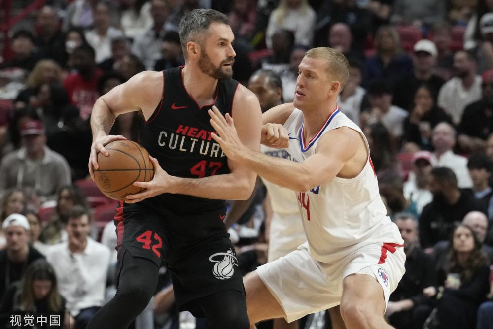 德甲半场：卡尔破门，波图尔斯基扳平，拜仁1-1美因茨（半场战报：卡尔先拔头筹，波图尔斯基扳平，拜仁暂1-1战平美因茨）